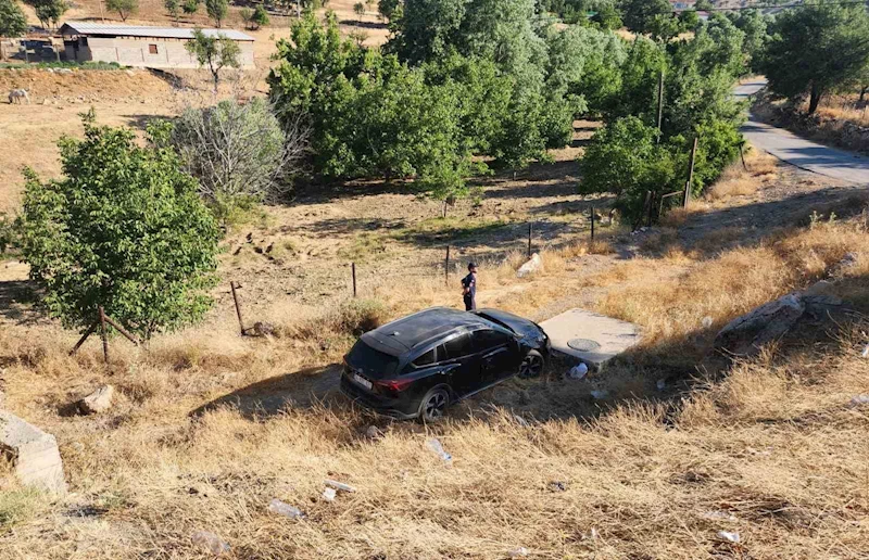 Otomobil şarampole uçtu: 3 yaralı
