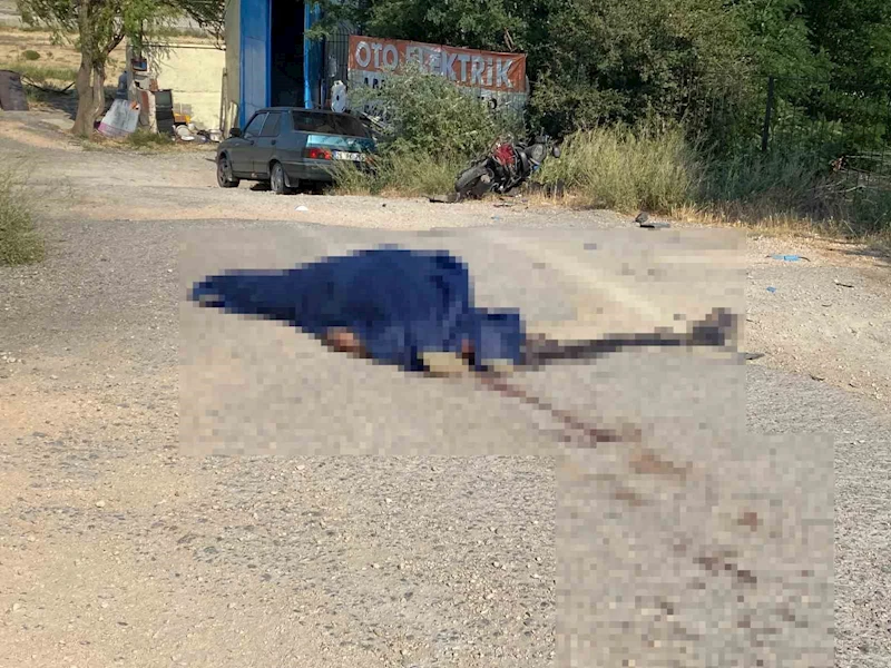 Tofaş’la çarpışıp ikiye katlanan motosikletin sürücüsü hayatını kaybetti
