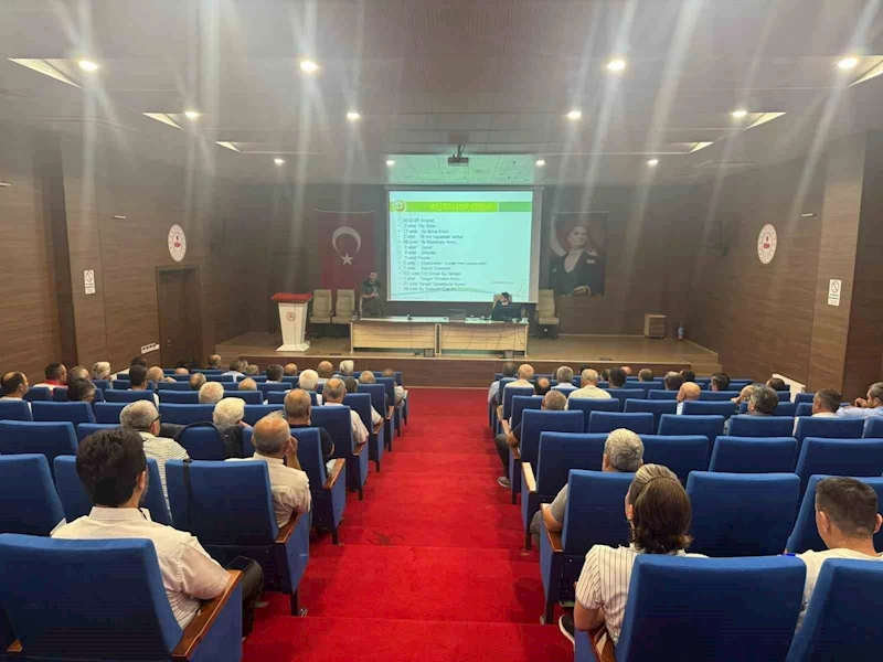 Tavşanlı’da muhtarlara ve biçerdöver sahiplerine yangınla mücadele eğitimi
