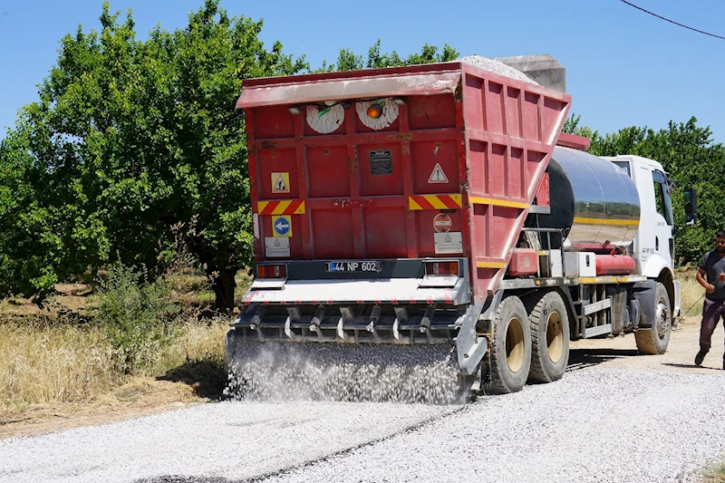 Yeşilyurt Belediyesi, kırsalda ulaşımı kolaylaştırıyor
