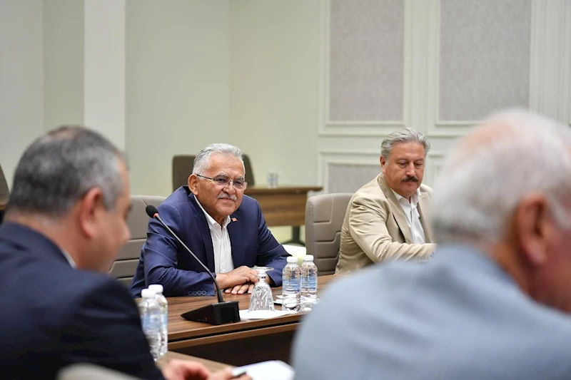 Başkan Büyükkılıç’tan Melikgazi’de ‘Yatırım Değerlendirme Toplantısı’
