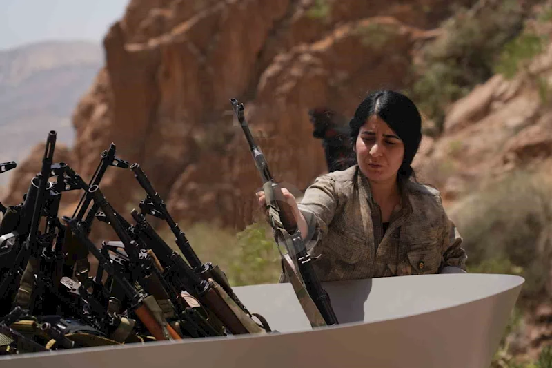 İlk PKK’lı grup silah bıraktı
