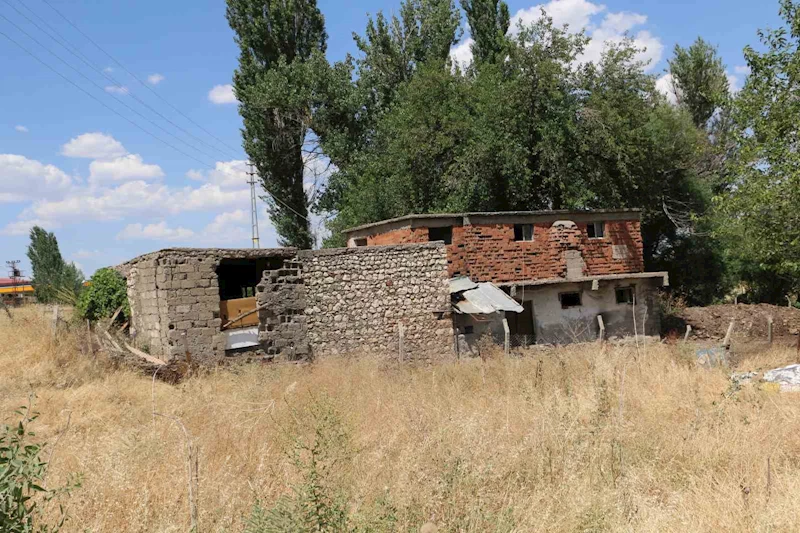 İHA, PKK’nın kurulduğu barakayı görüntüledi
