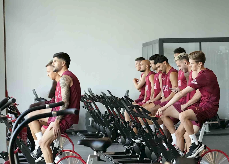Galatasaray günü çift idmanla tamamladı
