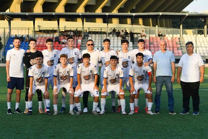 Yunusemre’nin U17’leri Türkiye Şampiyonası 2. Kademe için Uşak’ta mücadele edecek
