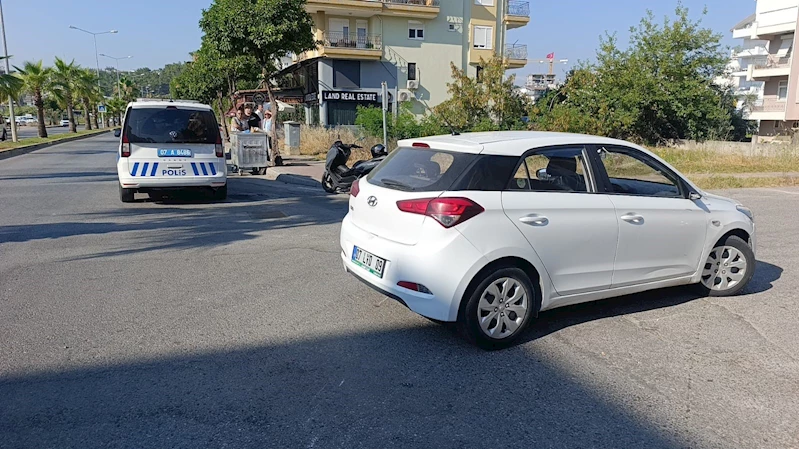 Manavgat’ta otomobil ile çarpışan motosikletli yaralandı
