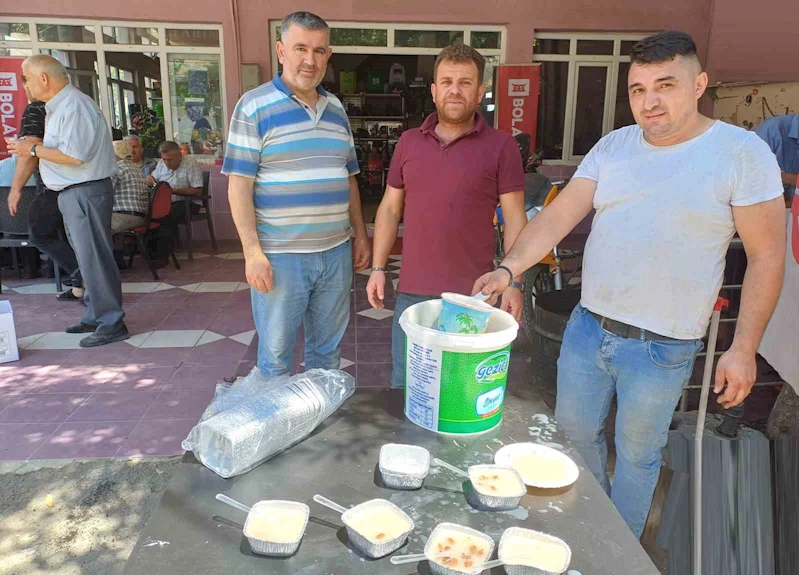Köşk’te esnaflardan aşure hayrı

