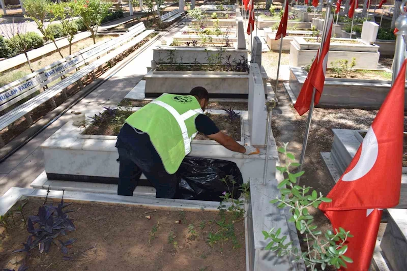 HBB, mezarlıklarda bakım ve onarım çalışmalarını sürdürüyor
