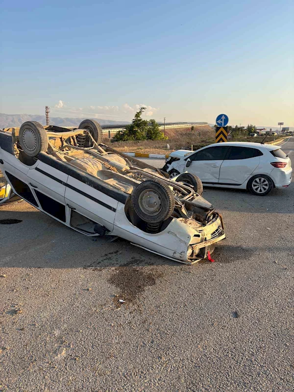 Ereğli’de otomobiller çarpıştı: 3 yaralı
