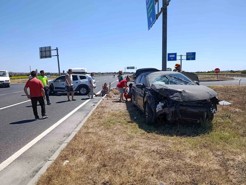 Tekirdağ’da ışık ihlali sonucu trafik kazası: 2’si çocuk, 9 yaralı
