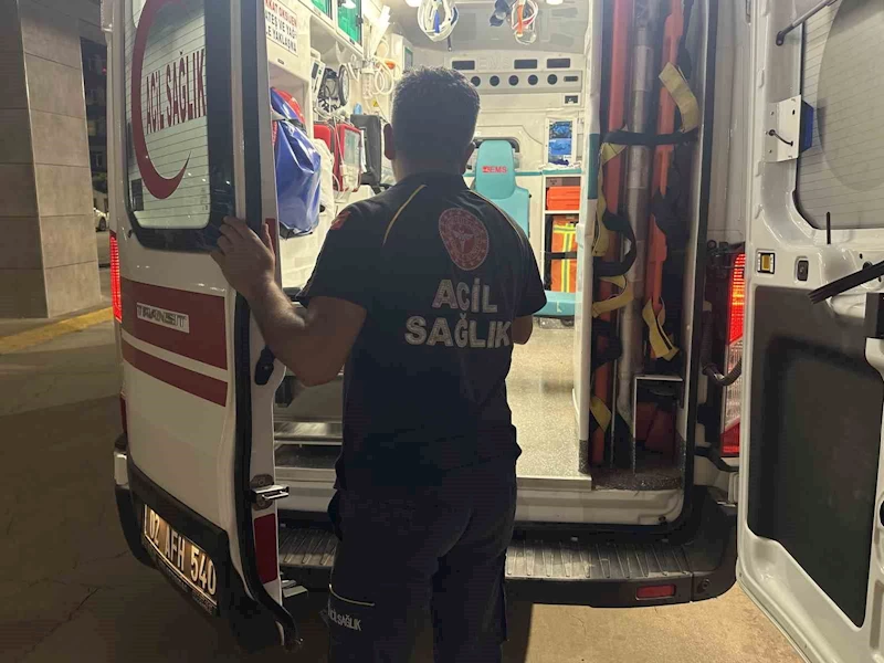 Yeğen amcasını bıçakladı
