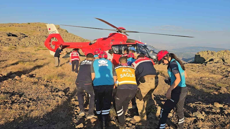 Tunceli’de kayalık alanda düşerek ayağını kıran vatandaş kurtarıldı
