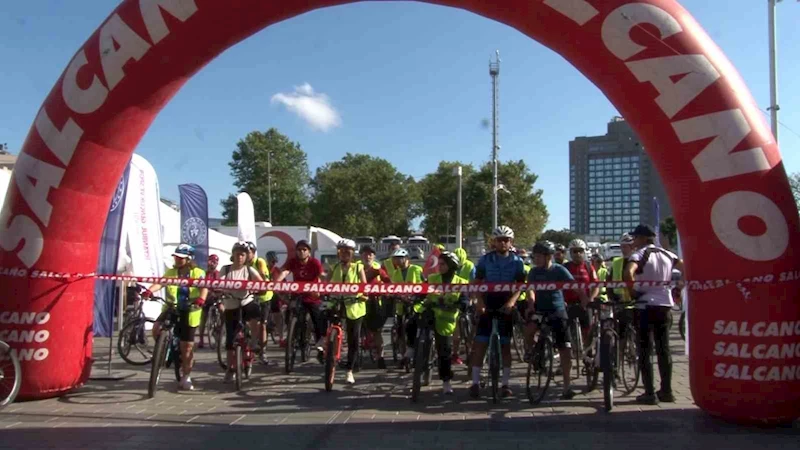 15 Temmuz kutlamalarında 500 sporcu bisikletle boğaz köprüsünü geçti
