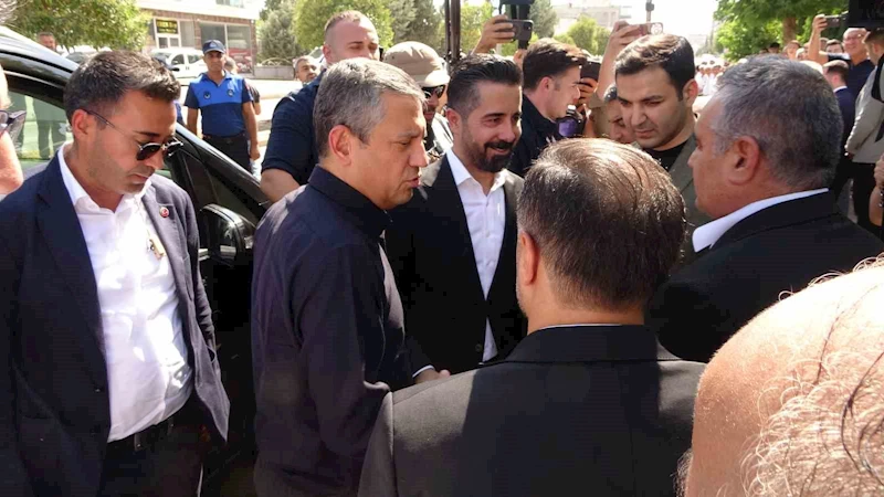 Özgür Özel’den Abdurrahman Tutdere’ye destek ziyareti
