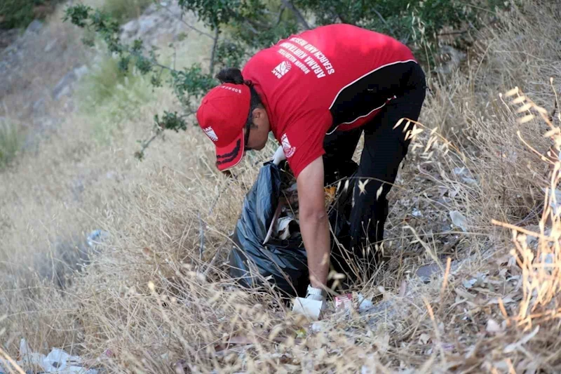 Bodrum’da 1,5 ton atık topladılar
