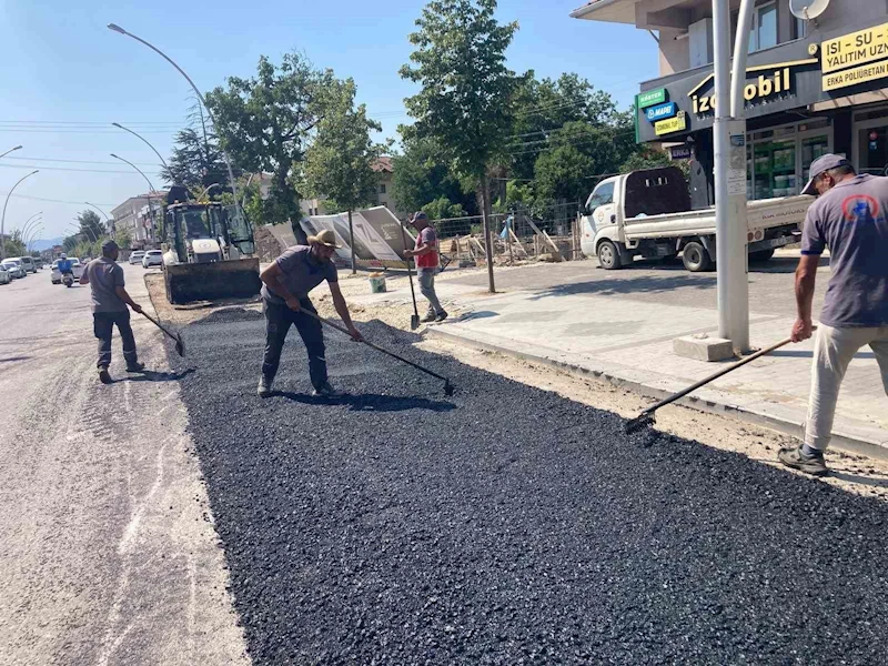 Fen işleri yama ve reglaj çalışmalarını sürdürdü

