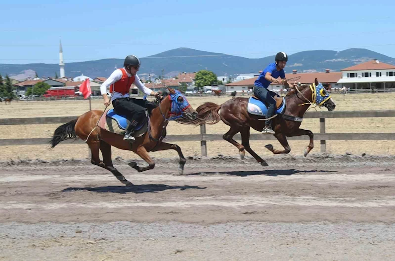 Rahvan at yarışı nefesleri kesti
