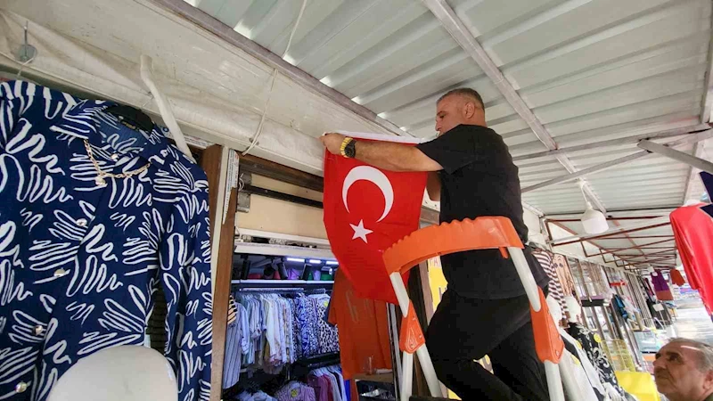 Adıyaman bayraklarla donatıldı

