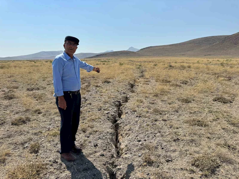 Konya’da yüzey yarıkları tedirgin ediyor
