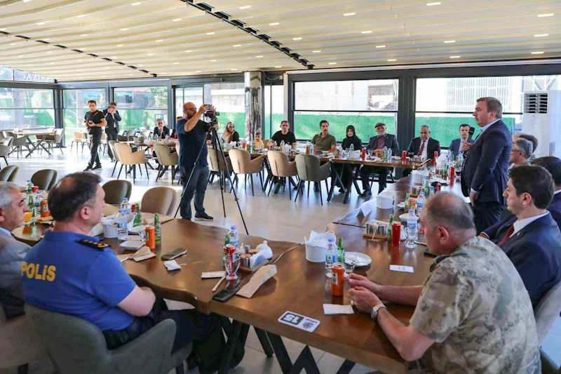 Erzincan’da şehit yakınları ile gazi ve ailelerinin onuruna yemek
