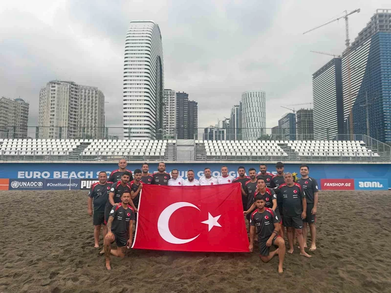 Plaj Futbolu Milli Takımı, Gürcistan’da 15 Temmuz şehitlerini andı
