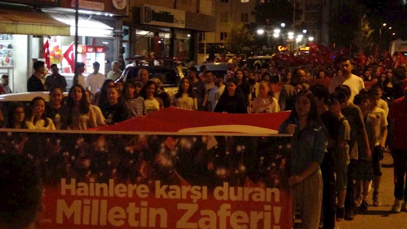 Çankırı’da yüzlerce vatandaş 15 Temmuz şehitleri için yürüdü
