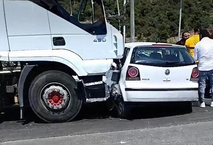 Bilecik’te tır ile otomobil çarpıştı: 1’i ağır 3 yaralı
