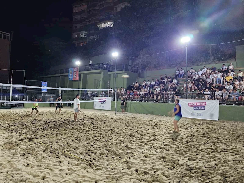 Kıyasıya geçen plaj voleybolu turnuvası sona erdi
