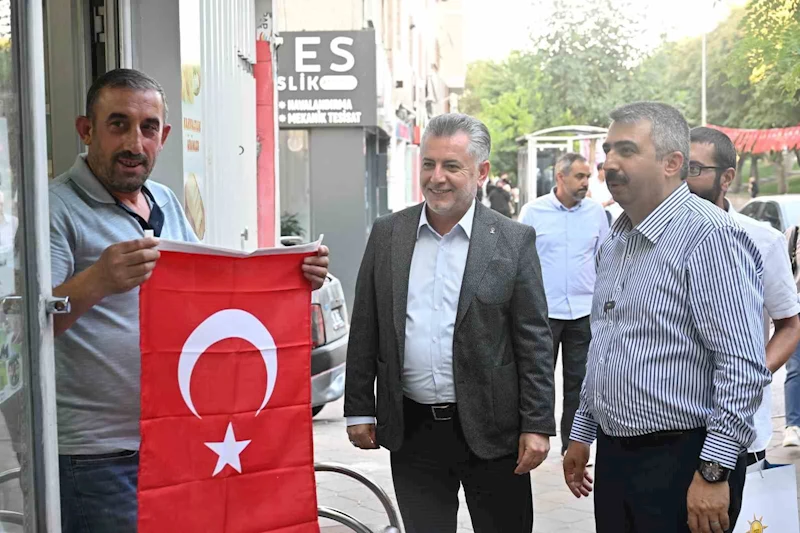Yıldırım al bayraklarla donatıldı
