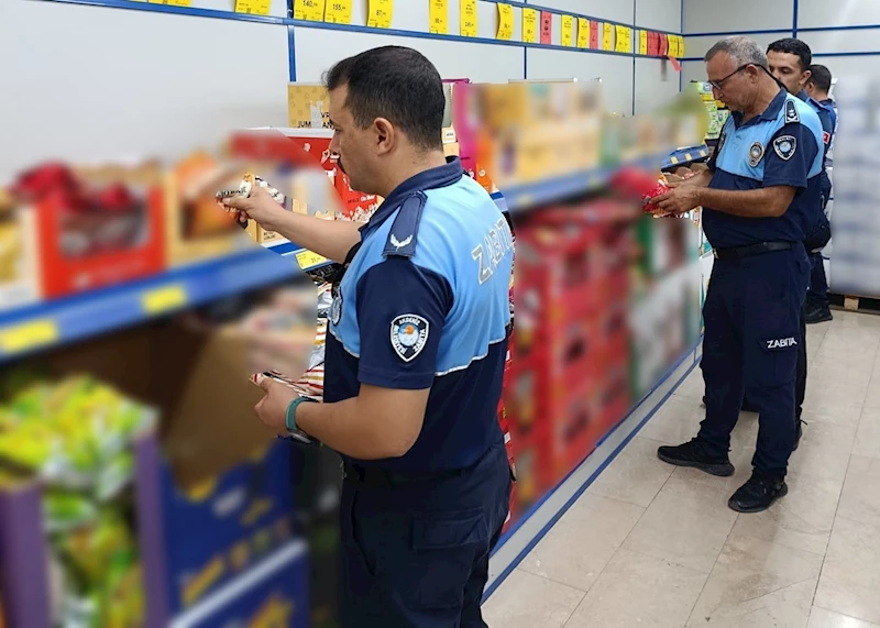 Mersin’de zincir marketlerde etiket ve son kullanma tarihi denetimi
