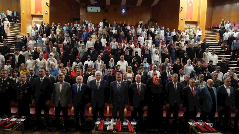 İletişim Fakültesi akademisyenleri ve öğrencilerinin hazırladığı ‘Darbe Kafası’ filmi 15 Temmuz’da izleyiciyle buluştu
