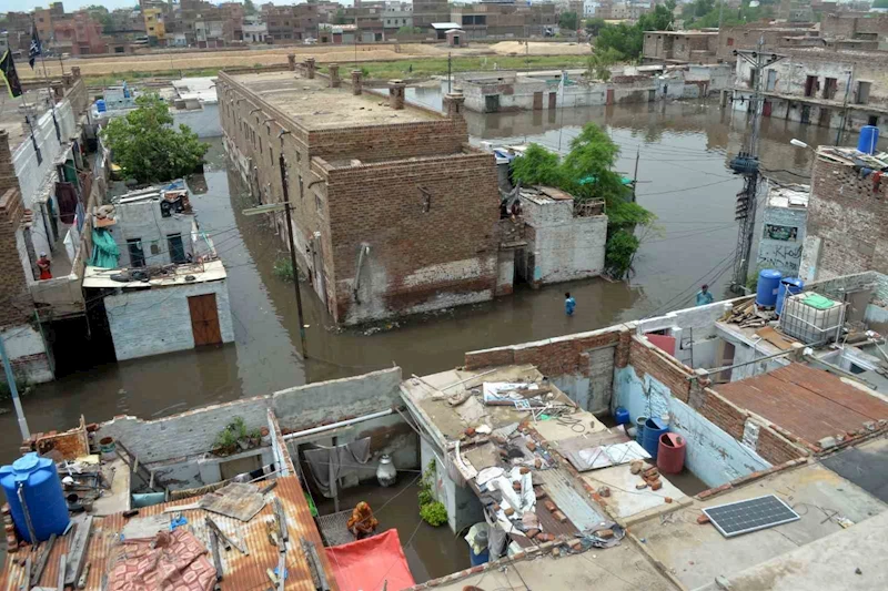 Pakistan’da etkili olan muson yağışlarında can kaybı 117’ye yükseldi
