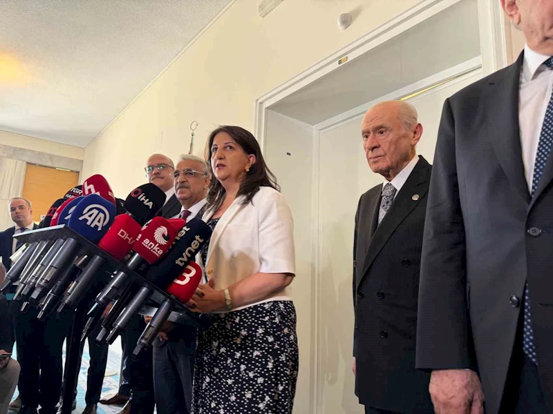 MHP lideri Bahçeli, DEM Parti heyetiyle görüştü
