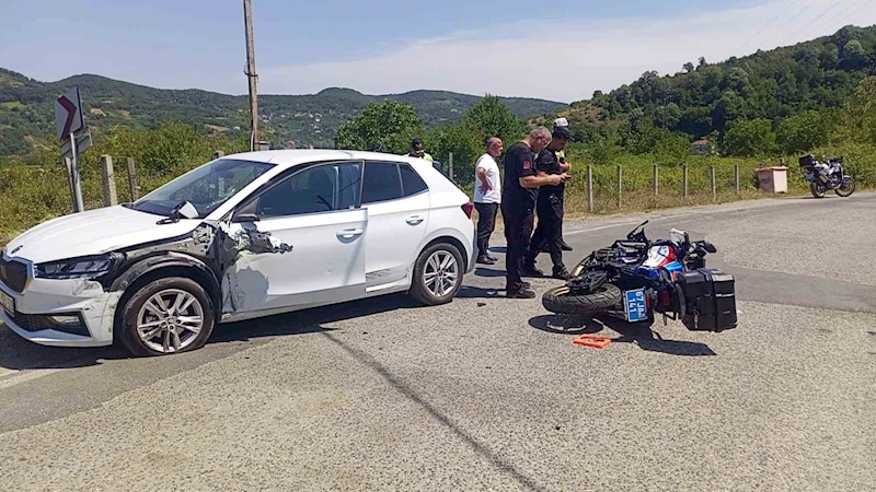 Jandarma motorize timi ile otomobil çarpıştı
