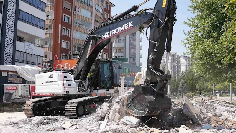 Elazığ’da Hazardağlı Kavşağı düzenleme çalışmaları başladı

