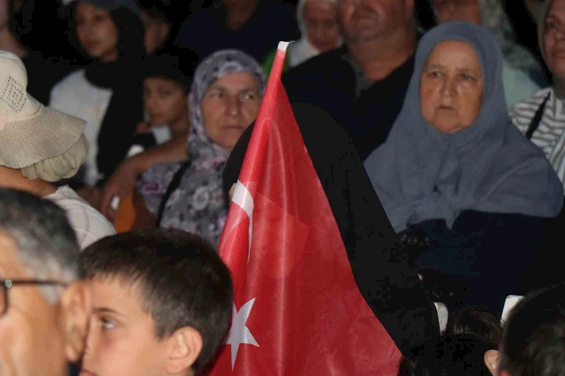 Sakarya, 9 yıl sonra Demokrasi Meydanı’nda tek yürek oldu
