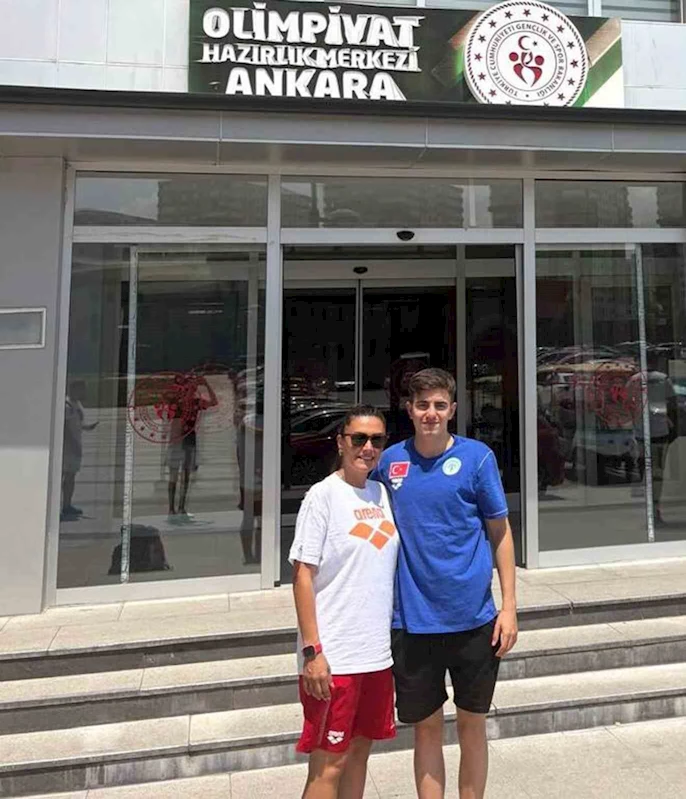 Muğlalı işitme engelli yüzücü Akpınar, Milli Takım kampında
