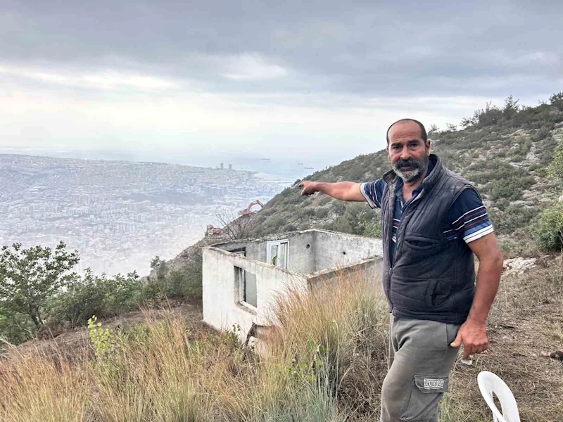 Taş ocağında gerçekleştirilen patlamalarda savrulan taşlardan canlarını zor kurtardılar
