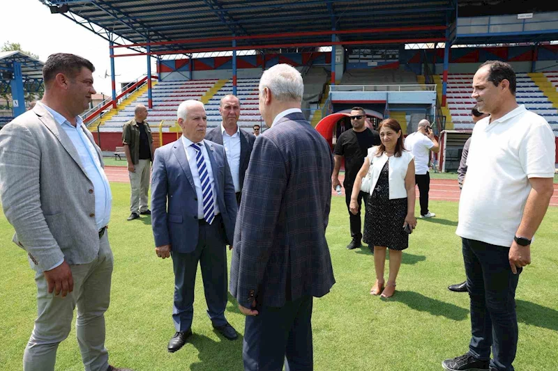 Büyükşehir, Mustafakemalpaşa İlçe Stadı’nı sil baştan yeniledi
