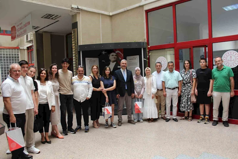 Müdür Özcan, il birincilerini ağırladı
