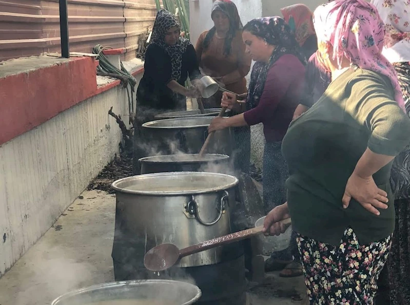 Bereketli Mahallesi’nde aşure ve keşkek hayrı
