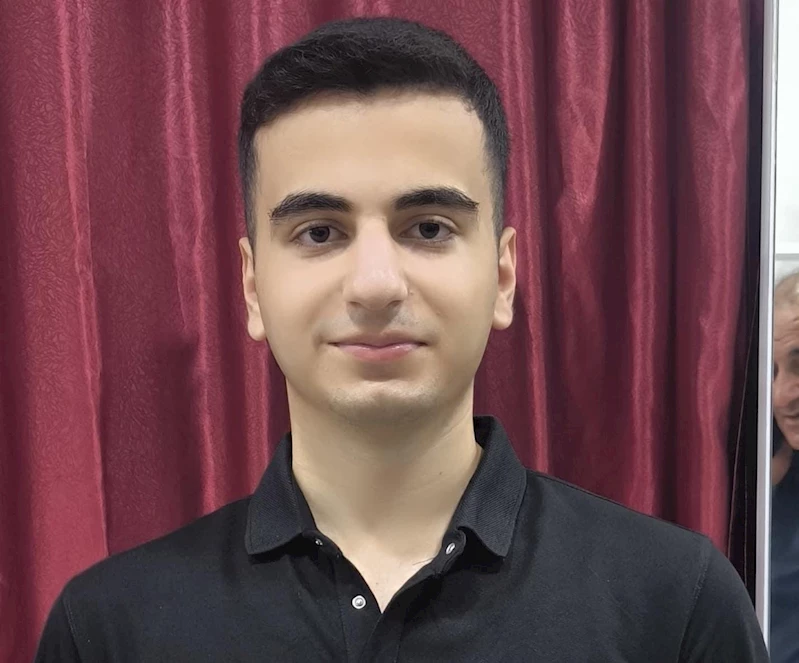 Ağrı Hüseyin Celal Yardımcı Fen Lisesi öğrencisi YKS’de Türkiye birinciliği elde etti
