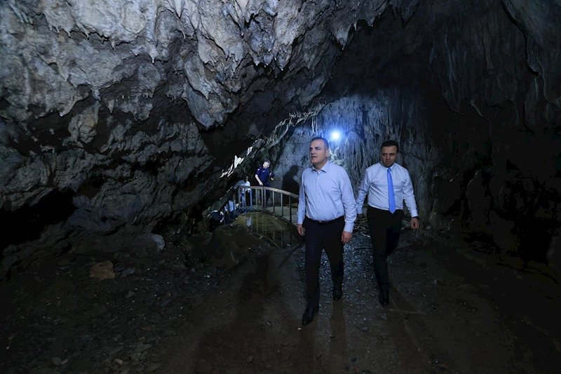 Vali Akbıyık, Yerküpe Mağarası ve Mesire Alanı’nda incelemelerde bulundu
