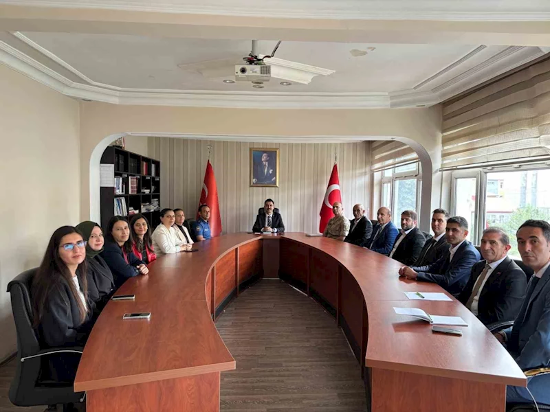 Susuz’a yeni kaymakam: Muhammed Emin Tutal göreve başladı
