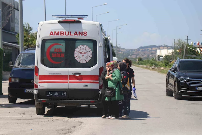 Depremden dakikalar sonra korku dolu anlar, fabrika tavanı çöktü: Göçük altında kalan 3 kişi yaralandı
