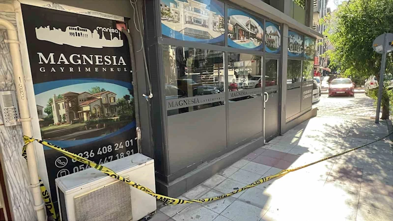 Manisa’da emlak ofisinde silahlı kavga: 1 ölü, 3 yaralı
