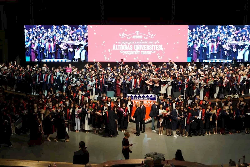 Altınbaş Üniversitesi 2024-2025 Akademik Yılı Mezuniyet Töreni düzenlendi
