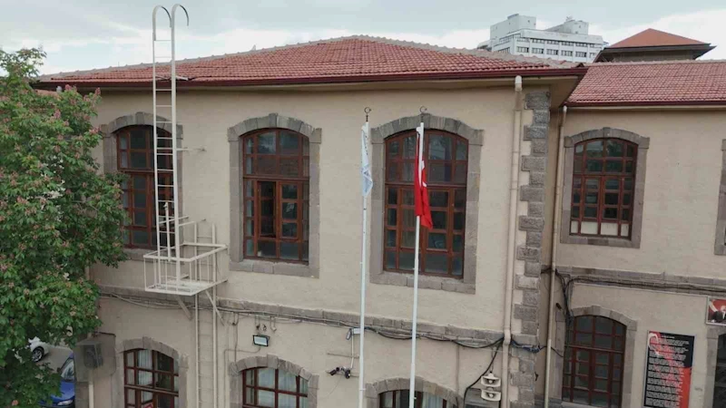 II. Abdülhamid döneminde kurulan okul sayısız öğrenciyi mezun verdi
