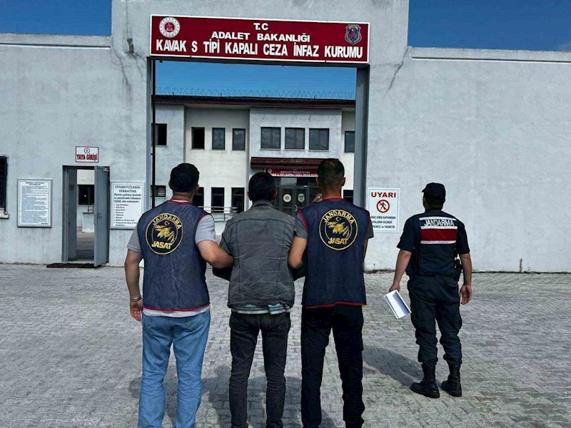 15 yıl hapis cezası bulunan şahıs jandarma tarafından yakalandı

