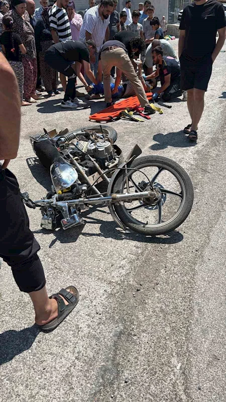 Gaziantep’te motosiklet ile otomobil çarpıştı: 2 yaralı
